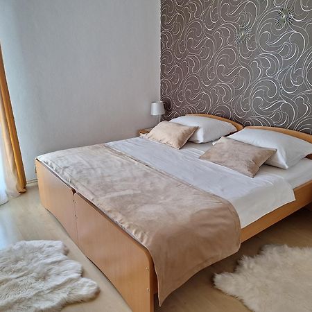 Villa Suzy-Apartments Suzana لوفغان المظهر الخارجي الصورة