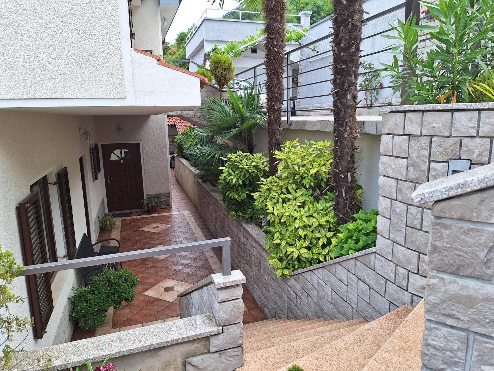Villa Suzy-Apartments Suzana لوفغان المظهر الخارجي الصورة